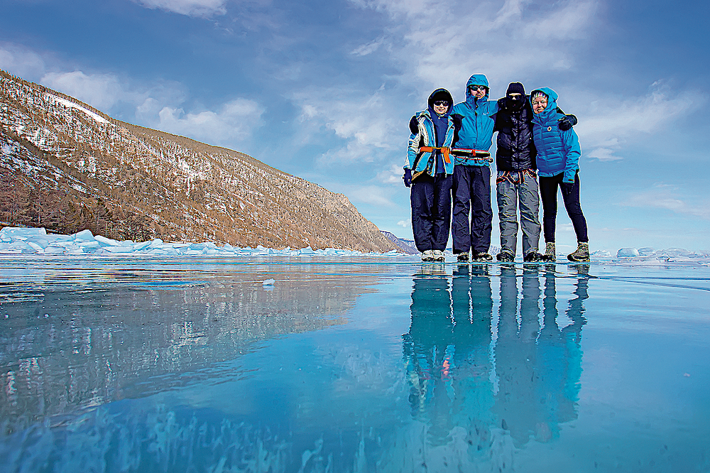 Туристы на Байкале. Байкал туристический. Байкал экскурсии. Озеро Байкал туризм. Озеро байкал экскурсии